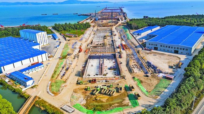 2018年10月18日，太湖隧道施工打通水陸連接。