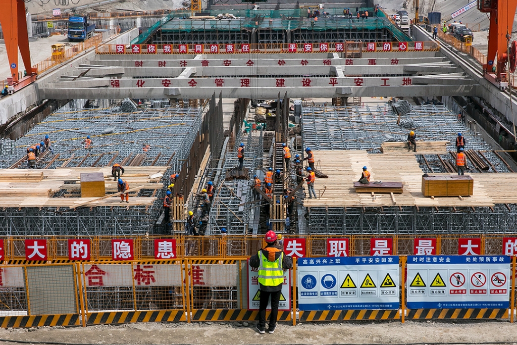 2019年4月15日，項目工程部負(fù)責(zé)人對鉆孔灌注樁鋼筋籠檢查驗收。