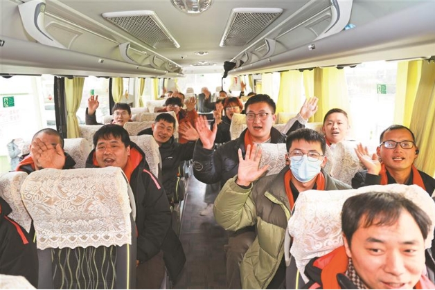 “歡迎回無錫，祝你們工作順利” 35名員工“點對點”乘坐專車集中返崗